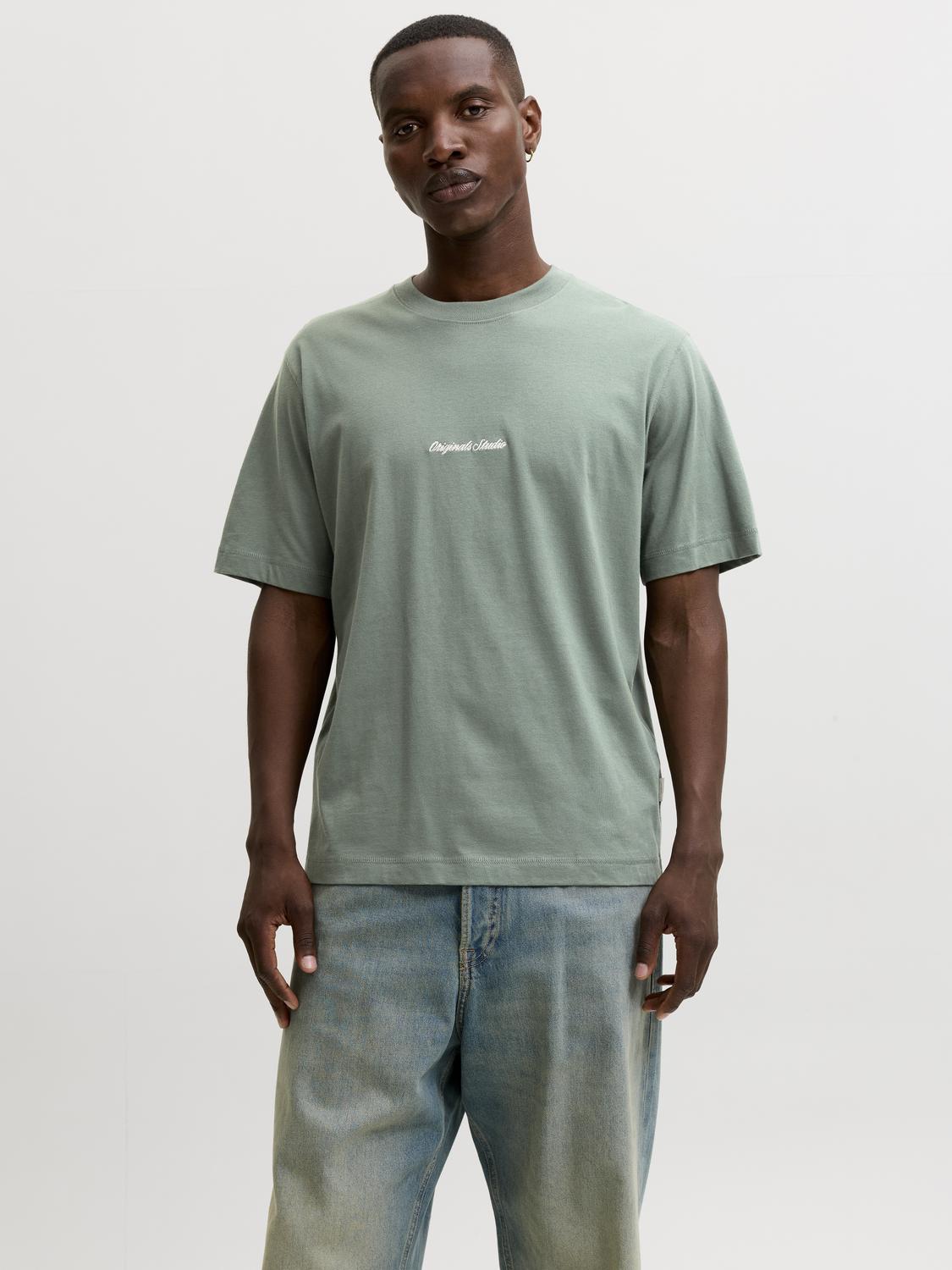 model_shot-front